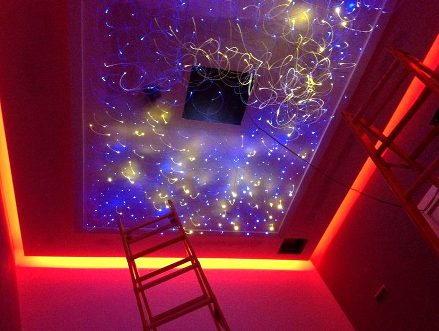 Iluminación LED en techo